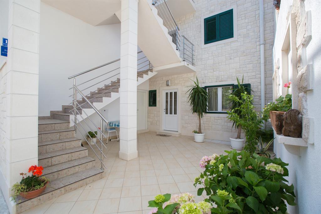 Apartments Kristian Bol Exterior photo